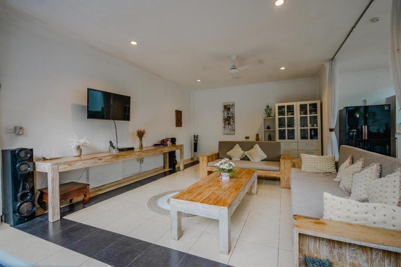 Villa Alleira Seminyak By Best Deals Asia Hospitality Exterior photo